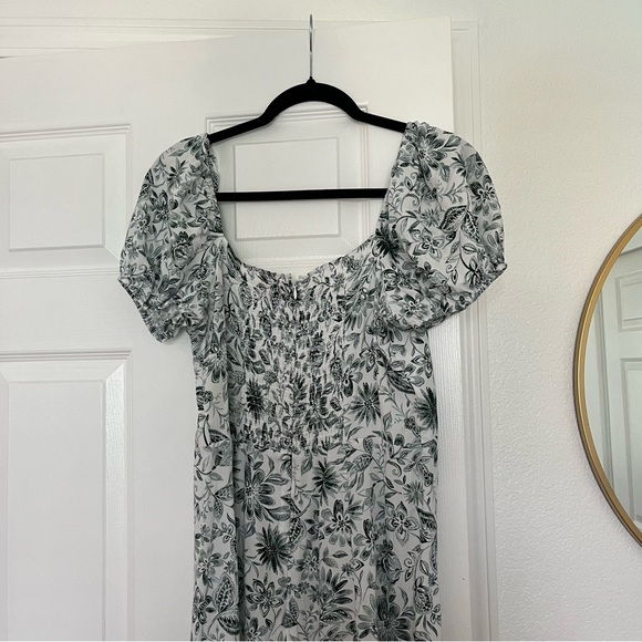 Square Neck Dress - Picture 7 of 8